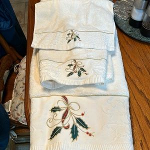 Lenox Christmas towels